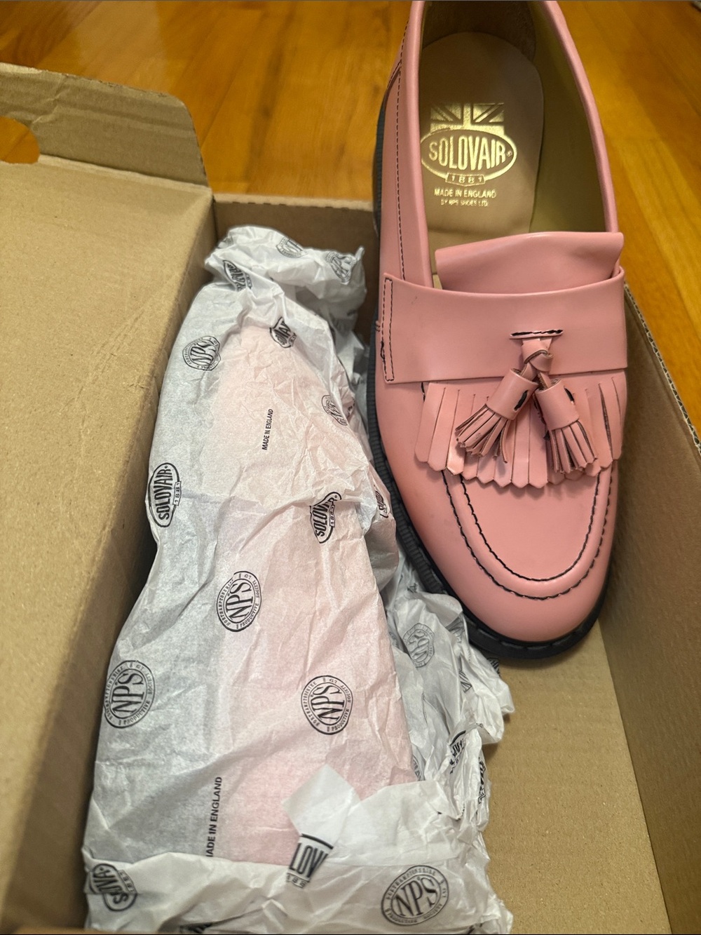 Solovair Leather Loafers in Soft Pink